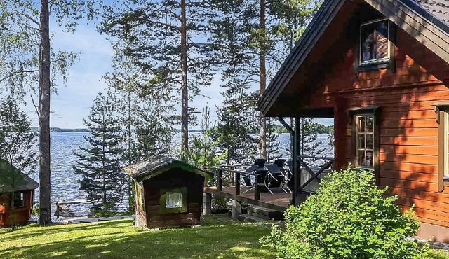 Puolen hehtaarin metsä by Interhome