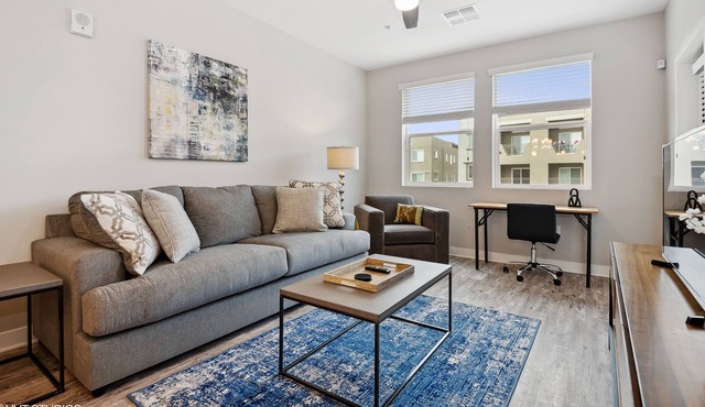 PURE SUITES Lux 2 Bed Desert Ridge 2 Heated Pools Gym