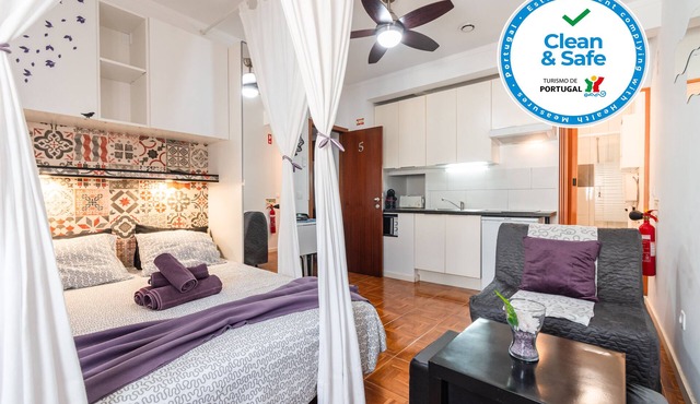 Purple Studio 100 meters from Peniche Beach