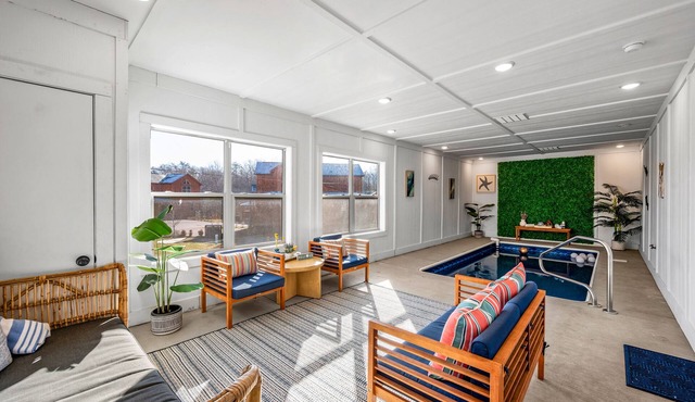 Pvt Indoor Pool, 1 mile to Parkway; 4BR~SL14, BBQ