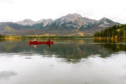 Pyramid Lake Lodge