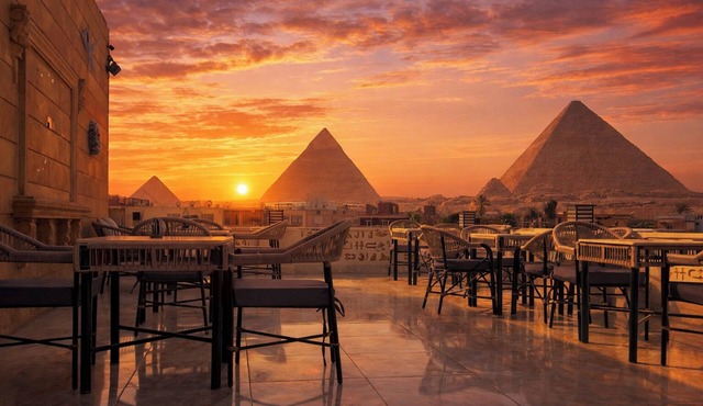 pyramids palace inn