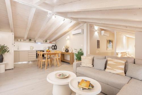 Pythagoreio Blue Street Upper Floor Apartment