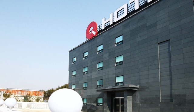 Q Hotel