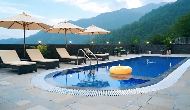 Q' Nest Hotel Cloud End Lansdowne