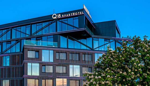 Q18 ApartHotel
