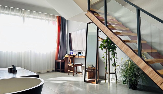 Qichi Waterfront B&B Hotel