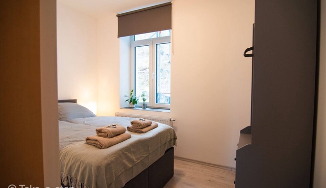 Qonroom for 2 | Netflix | Kitchen | Comfy Place