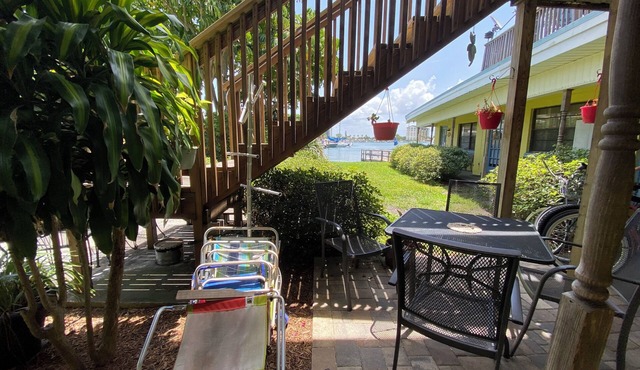 Quaint 1 bedroom with a great view! Walking distance to everything!