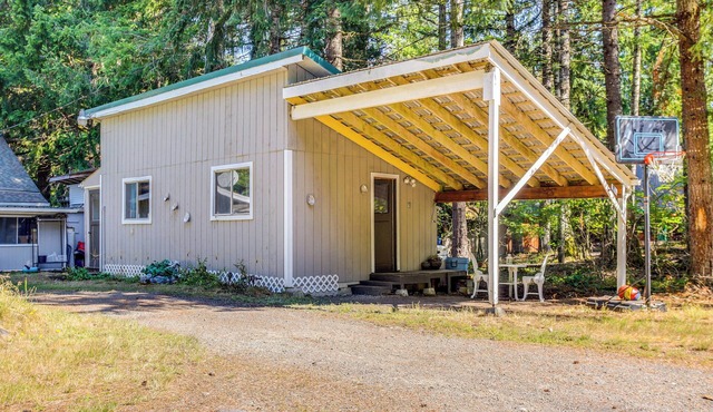 Quaint Ashford Studio Stay: 5 Mi to Mt Rainier!