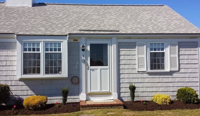 Quaint Cottage Steps Away From West Dennis Beach!