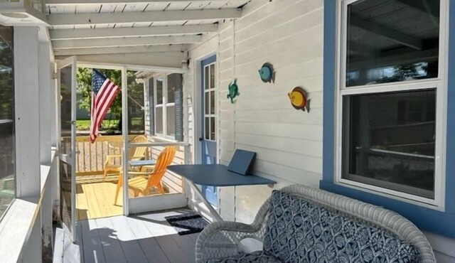 Quaint Cottage With Direct Water Access to Waquoit Bay (2304)