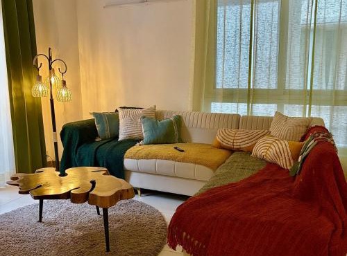 Quaint Cozy 3BHK Triplex Apartment near Cyberhub, Gurugram