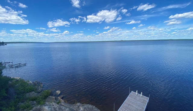 Quaint & Cozy: The most beautiful view of the Ottawa River in Arnprior!