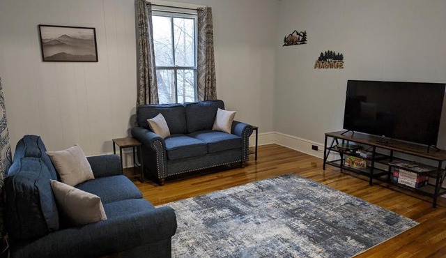 Quaint Downtown Black Mountain House