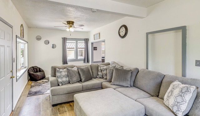 Quaint Family Retreat in Fairbury!