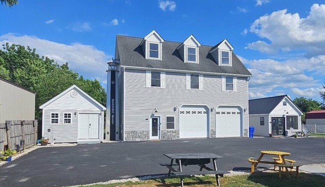Quaint Riverview 3 Bedroom House Located Minutes from DE Turf & Historic Dover