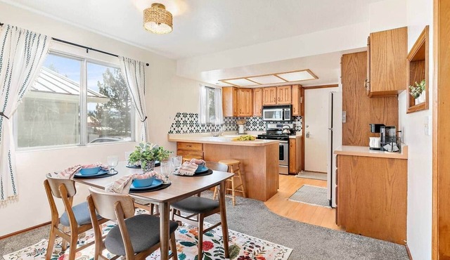 Quaint Swiss Chalet Steps from Main St- Sleeps 5