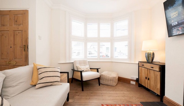 Quaint Victorian Cottage great transport to London - Pass the Keys
