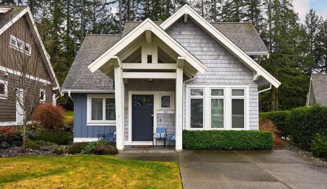 Qualicum Coastal Cottage