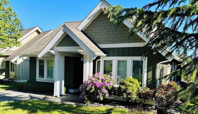 Qualicum Landing Tranquility- -3bdrm/4 bd/sofa bed