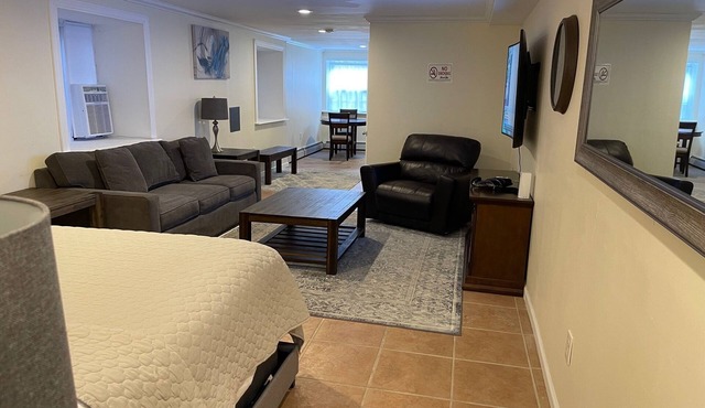 Quality Cribs 11-20 Spacious Basement Studio