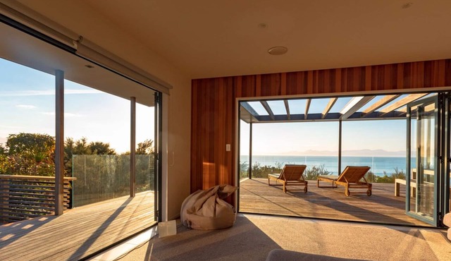 Quality home with stunning beach and magic views