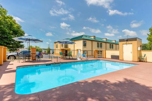 Quality Inn Auburn Campus Area I-85