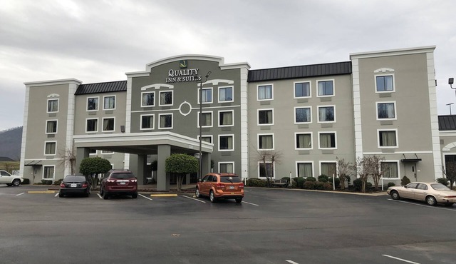 Quality Inn & Suites Chattanooga West near Lookout Mountain