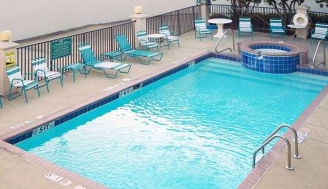 Quality Inn & Suites Clinton - Jackson West