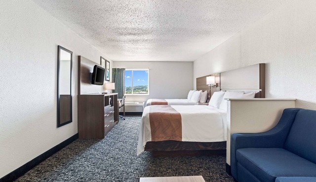 Quality Inn & Suites Ferdinand