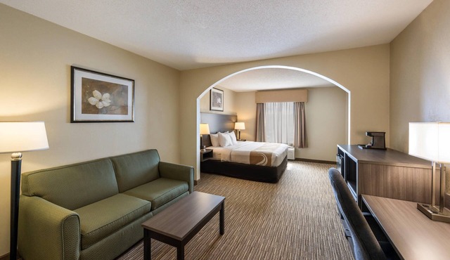 Quality Inn & Suites Fishkill South near I-84
