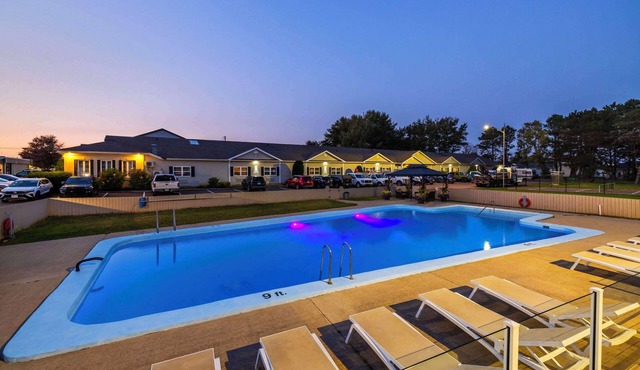 Quality Inn & Suites Garden of the Gulf