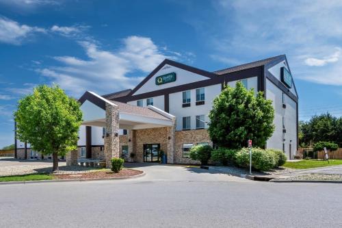 Quality Inn & Suites Manhattan