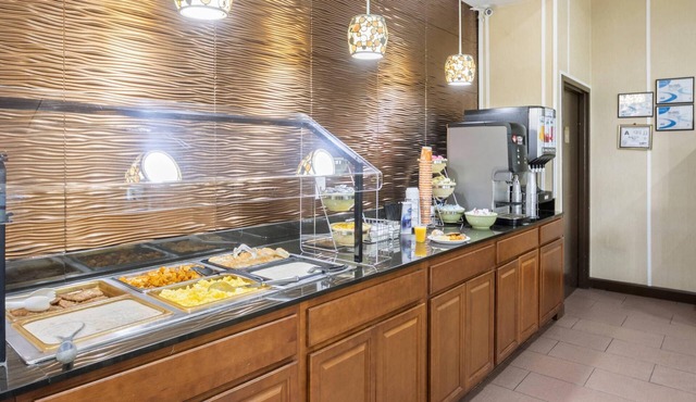 Quality Suites Hickory South