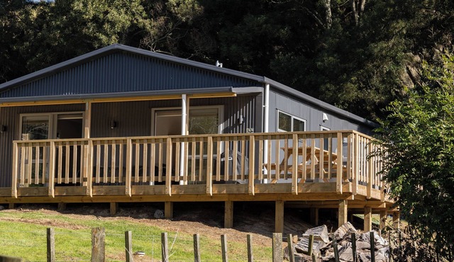 QUARRY CABIN - spa, outside shower, new build, rural peaceful private setting