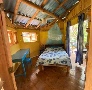 Quarto ecológico no litoral BA
