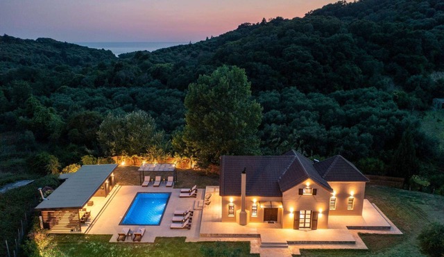 Queen Alla - Five Bedroom Villa, Sleeps 10
