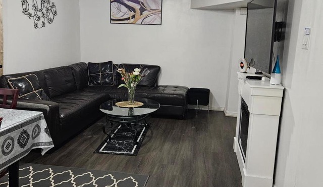 Queen bedroom