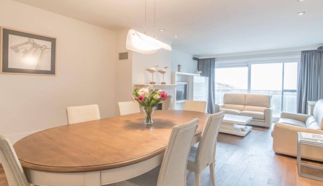 Queen Mary 503 with terrace by Interhome