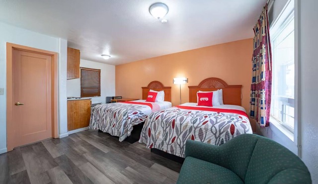 Queen Sized Bed Room Perfect for Exploring Adventurous Trails Nearby