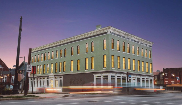 Queen Studio Lofted Twin, Hancock House Louisville