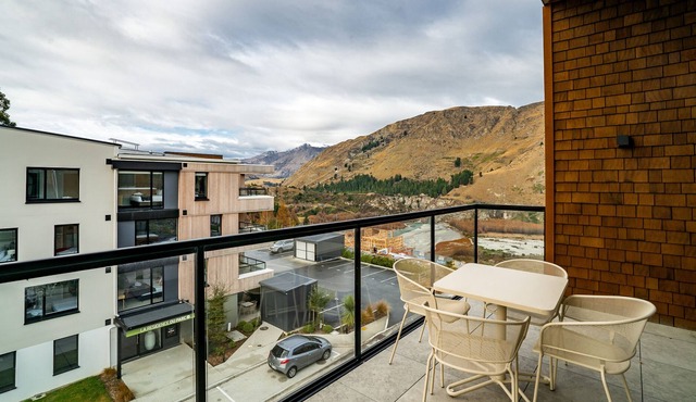 QUEENSTOWN MOUNTAIN HEAVEN - ARTHURS POINT HOLIDAY APARTMENT in Queenstown