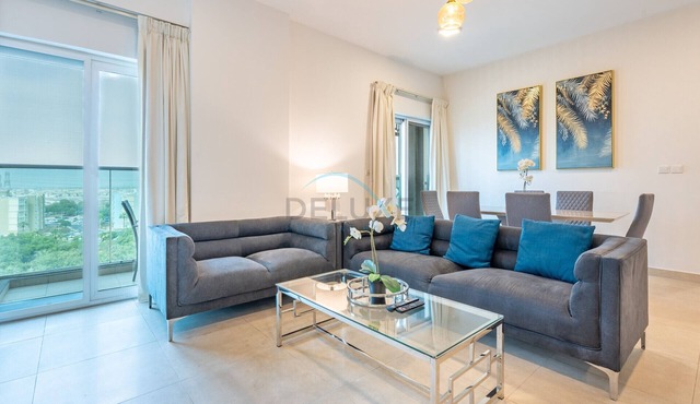 Quick Metro Access 2BR,Short 15-Minute Drive to Ibn Battuta Mall