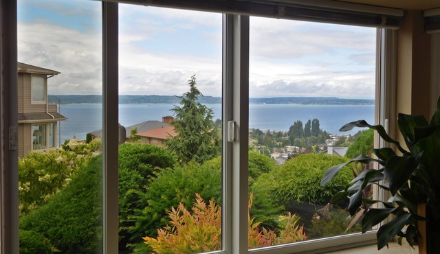 Quiet 1200 Sq Ft View Apartment, Near Beach