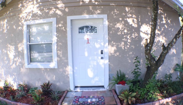 Quiet 2 bedroom Suite, close to Advent Health Hospitals and downtown Orlando