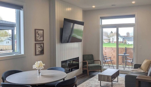 Quiet 2BR Condo Near Hospital and Wi-fi