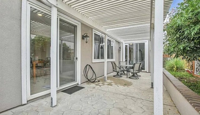Quiet 3BA/2BA beautiful home with full kitchen