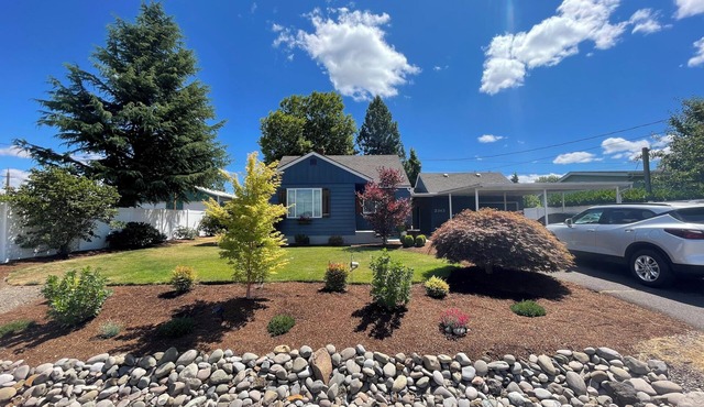 Quiet 3BR Home Near Eugene Airport 2 Baths Sleeps 6