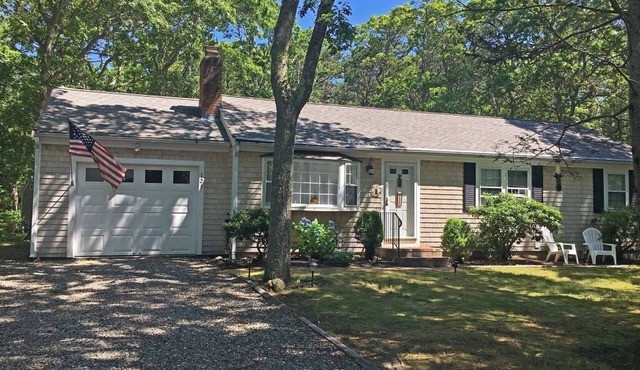 Quiet 3BR Ranch - Little Dog Friendly! (2033)